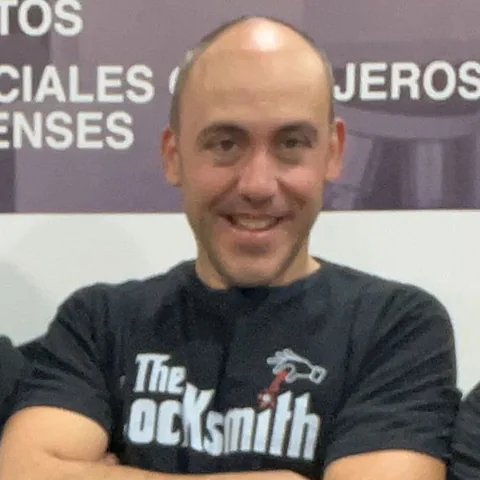 Jesús, cerrajero técnico acreditado de Ferretería Bolaños